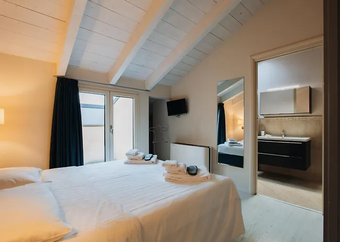 Ah Palazzo Trebeschi 3*